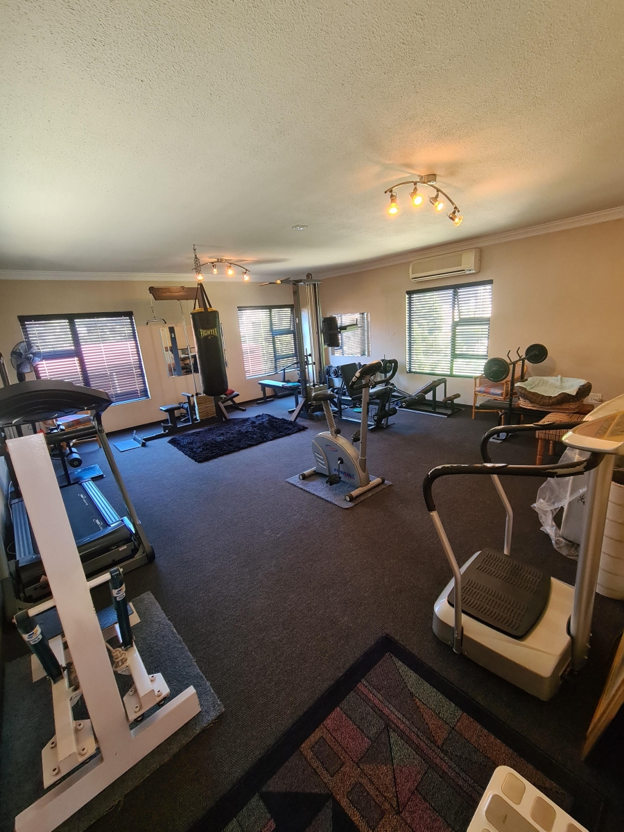 5 Bedroom Property for Sale in Maraldi Estate Free State